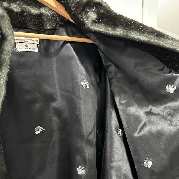 La Maison de la Fausse Fourrure x Sak Fifth Avenue Vintage Faux Fur Cape - Picture 5 of 11